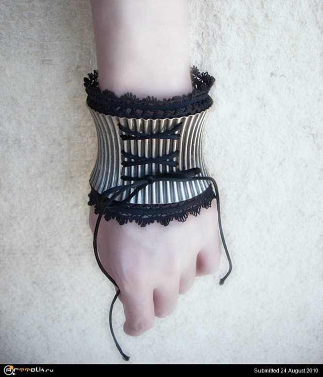 Victorian_Corset_Cuff_Bracelet_by_Aranwen.thumb.jpg.d8634096600b415c20f121033aa16944.jpg