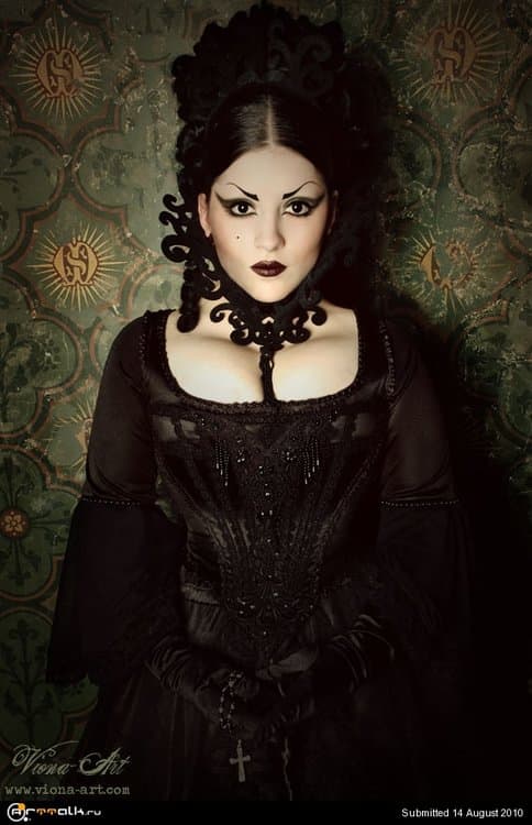 elena-katholic.thumb.jpg.767faa36e7797141bd761fc0363f4242.jpg
