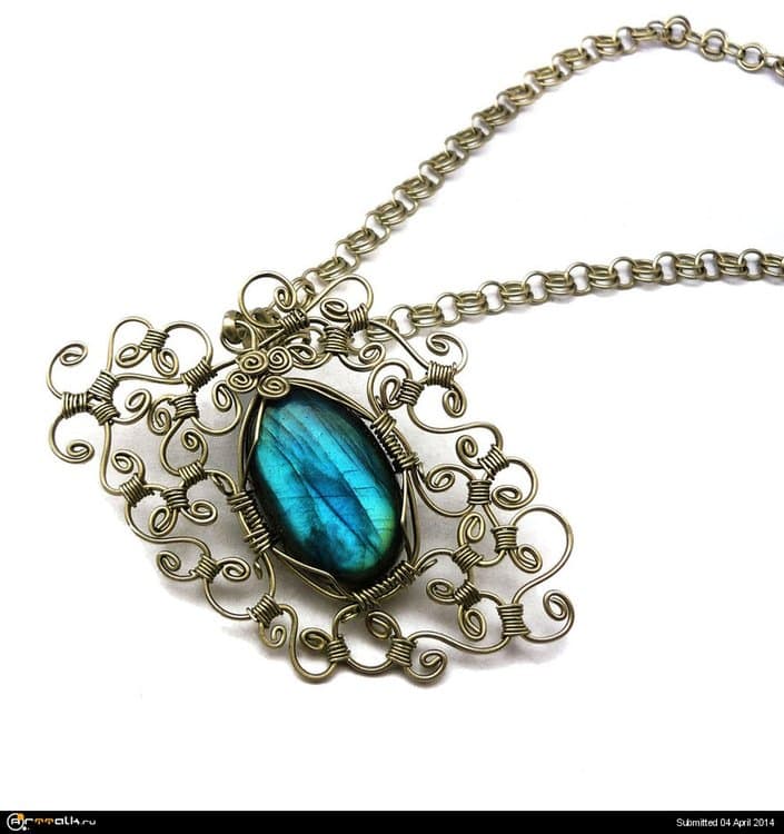 wire_wrap_necklace_with_labradorite_stone_by_hyppiechic-d4rjqvt.thumb.jpg.6f6bd9377daf22cb04745c17f45aad0c.jpg