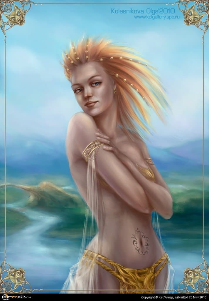 Странная девица