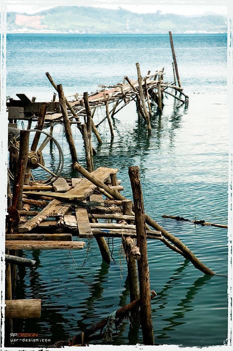 Посреди водяной пустыни...